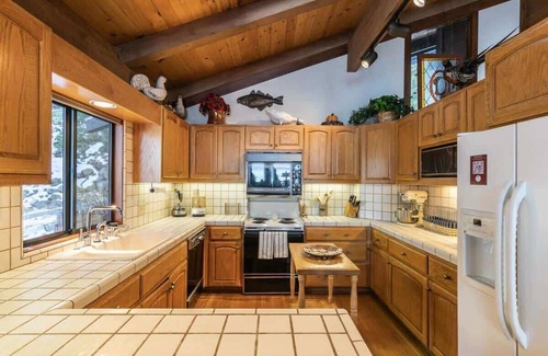 Tahoe City House | 3 Bed Lakefront Townhome @ Chinquapin | Unit 174