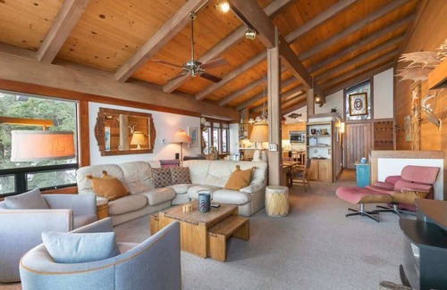 Tahoe City House | 3 Bed Lakefront Townhome @ Chinquapin | Unit 174