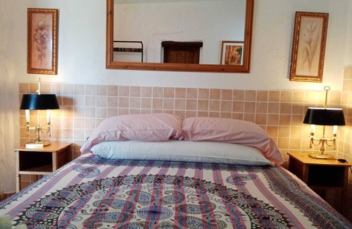 Loja Cabin | 3 Bed Lodge - Sleeps 6 - Pool - Terrace - Parking