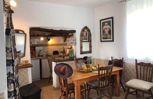 Loja House | 3 Bed Lodge - Sleeps 6 - Pool - Terrace - Parking