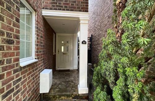 Haringey House | 3 Bed luxury house, 10 min walk to underground