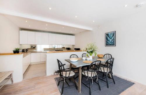 Battersea House | 3-Bed Mews House, Battersea