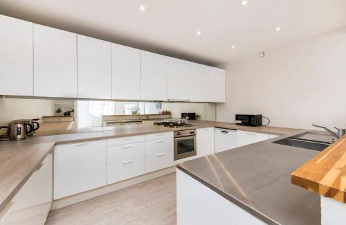 Battersea House | 3-Bed Mews House, Battersea
