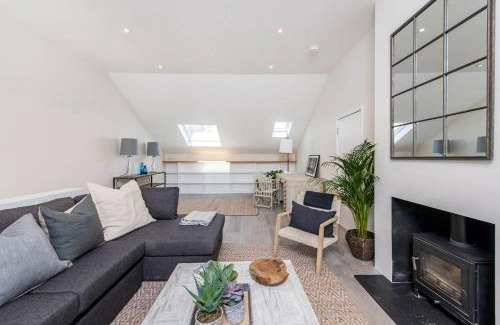 Battersea House | 3-Bed Mews House, Battersea