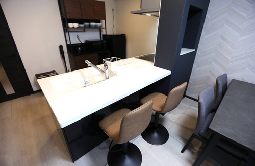 Joto Apartment | 3 bed room max 6 persons! Easy access to Namba and Shinsaibashi! 4 min.