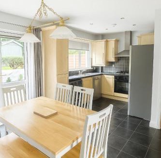 Annacotty House | 3 Bed Spacious House in Golf Links Road