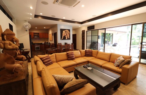Rawai Villa | 3 Bedroom 3 Bathroom Private Pool Villa in Rawai,Phuket