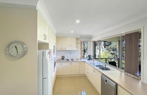 North Batemans Bay Apartment | 3 Bed Unit Amongst the Treetops in Batemans Bay