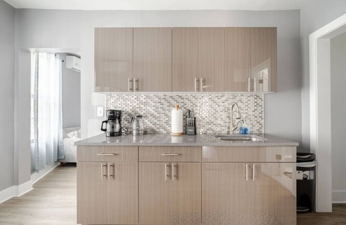 Black Rock Historic District Apartment | 3 Bedrm Apt at Black Rock Suites