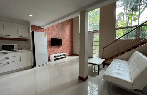 Thonglor House | 3-bedroom townhome in a fabulous area, Thonglor, Bangkok, with WiFi, AC