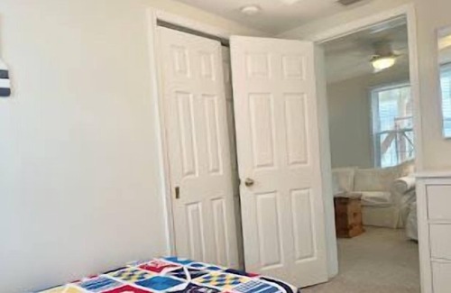North End Condo | 3 Bedroom, 1 1/2 bath North End condo just a short walk from the beach