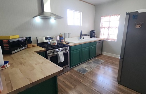 Alpine House | 3 Bedroom, 1 Bath rock cottage in Walking Distance to Downtown Alpine