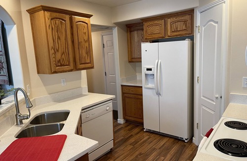 The Maples House | 3 bedroom, 2.5 bathroom Town Home with a 2 car garage at the Maples