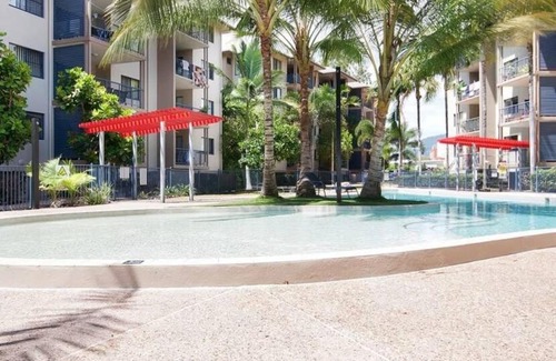 Earlville Apartment | 3 bedroom 2 bath apartment sleeping up to 8 guests