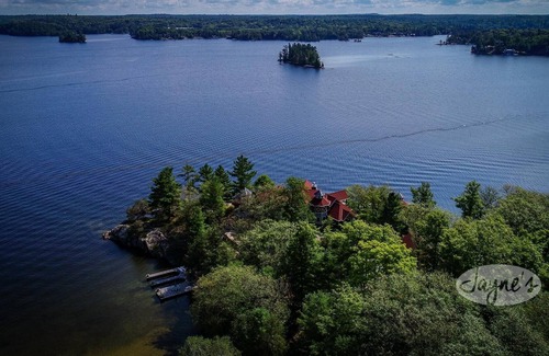 Muskoka Lakes Cottage | 3 bedroom, 2 bath cottage! Port Carling, Lake Rosseau! Shallow, Sandy Waterfront