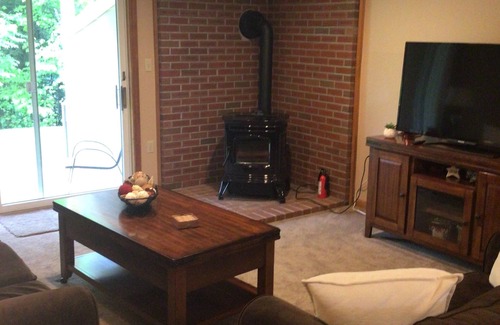 North Conway Condo | 3 Bedroom 2 bath Condo in N. Conway, In a quiet, family friendly neighborhood.