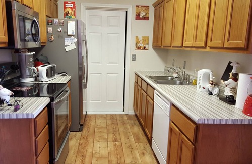 Branson House | 3 bedroom, 2 bath house. Sleeps 6. Close to 76 Hwy strip