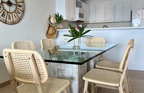 Seven Mile Beach Condo | 3 Bedroom/2 Bath Oceanfront Condo