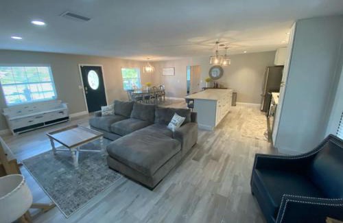 Crystal River House | 3 bedroom 2 bath with hot tub, game room and boat slip