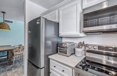 Redevelopment Area Condo | 3 Bedroom 2 Bathroom Condo In Naples With Great Amenities