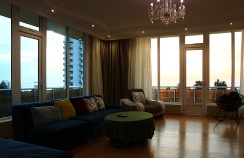 Batumi House | 3 Bedroom 2 bathroom House