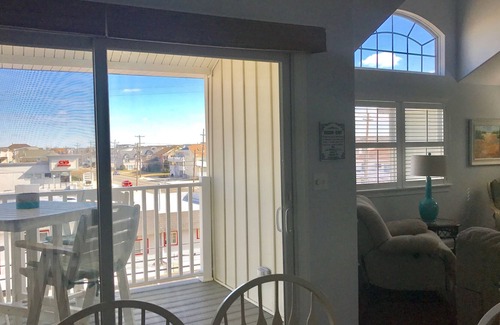 Sea Isle City Apartment | 3 Bedroom/2 Full Bath Condo, 1 Block To Beach, Walk to Acme/CVS