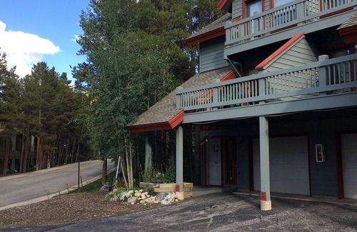 Warrior's Mark House | 3 bedroom 3.5 bathroom Pine Creek Townhouse walking to town and hiking