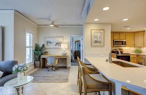 Palmetto Dunes Villa | 3 bedroom/3 bathroom 2nd floor oceanfront condo with lots of amenities