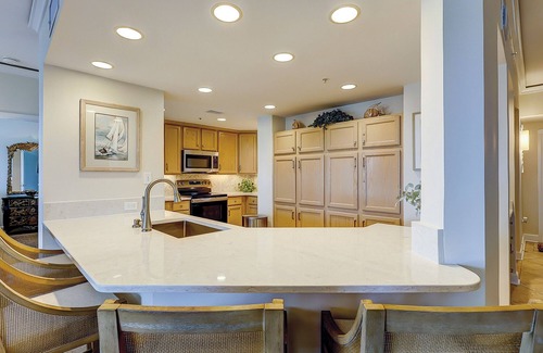 Palmetto Dunes Villa | 3 bedroom/3 bathroom 2nd floor oceanfront condo with lots of amenities