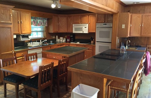 Byrdstown House | 3 Bedroom 3 Bath Home Close To Star Point Marina On Beautiful Dale Hollow Lake