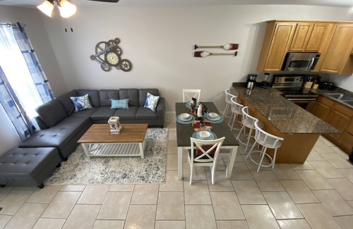 Gulfport House | 3 Bedroom 3 bath Townhouse! 5 MINUTE WALK TO THE BEACH! SNOWBIRDS WELCOME!