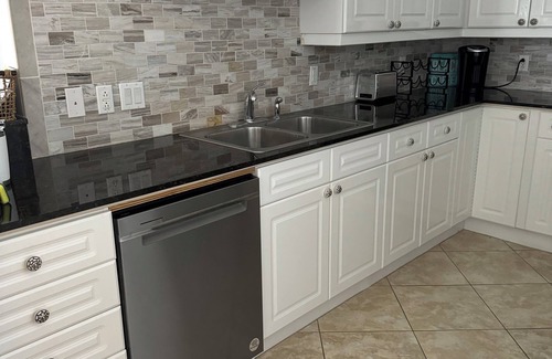 Navarre Beach Condo | 3 Bedroom/3 Bath with Panoramic Beachfront View!