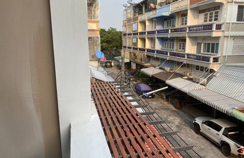 Bang Kho House | 3-bedroom 3-storey townhouse in Bangkok perfect for Group or Family 3-7 guests