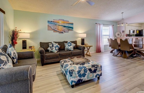 Bradenton Apartment | 3 Bedroom 696474 by Houzlet
