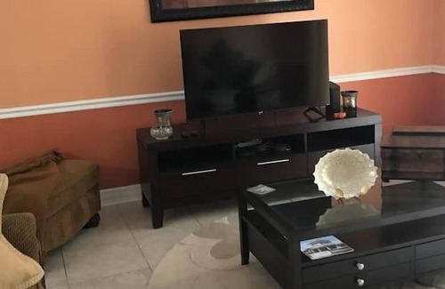 Lauderhill Apartment | 3 Bedroom 702143 by Houzlet