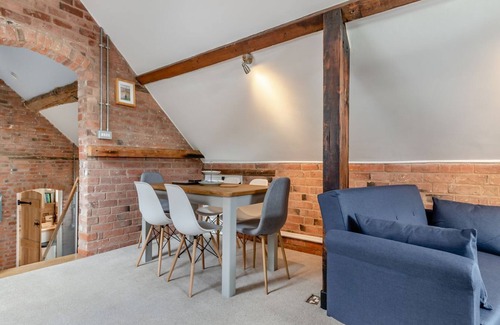 Barrow-on-Trent Cottage | 3 bedroom accommodation in Barrow-on-Trent, near Derby