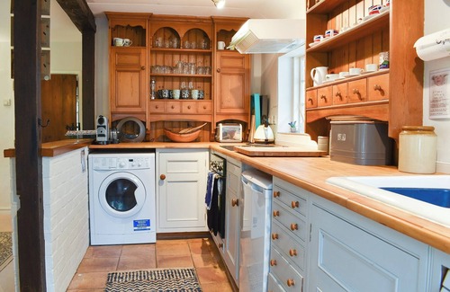 East Woodyates Cottage | 3 bedroom accommodation in Farnham, near Blandford Forum
