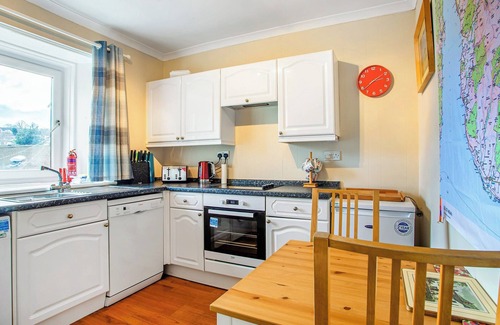 Brodick Cottage | 3 bedroom accommodation in Invercloy, Brodick