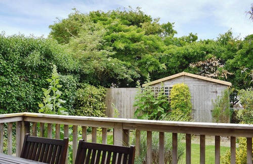 Middleton-on-Sea Cottage | 3 bedroom accommodation in Elmer, Middleton-on-Sea