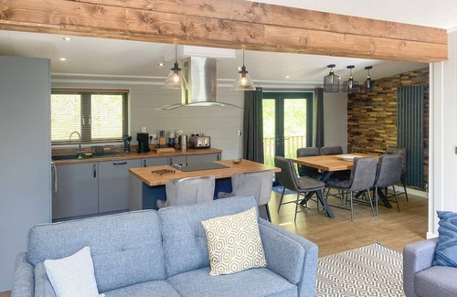 Bridgnorth Ski Chalet | 3 bedroom accommodation in Bridgnorth