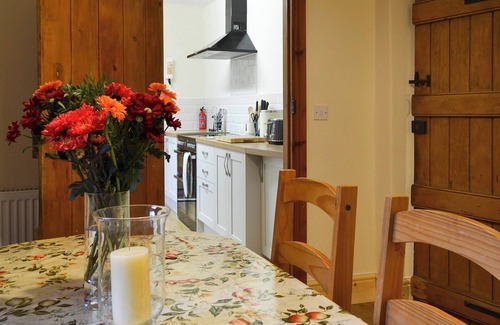 Llandwrog Cottage | 3 bedroom accommodation in Pontllyfni, near Caernarfon