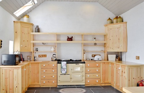 Llandissilio West Cottage | 3 bedroom accommodation in Llandissilio, near Narberth