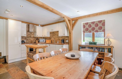 Llanrhidian Higher Cottage | 3 bedroom accommodation in Pen-clawdd