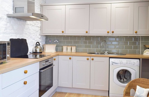 Burry Port Cottage | 3 bedroom accommodation in Burry Port, near Llanelli