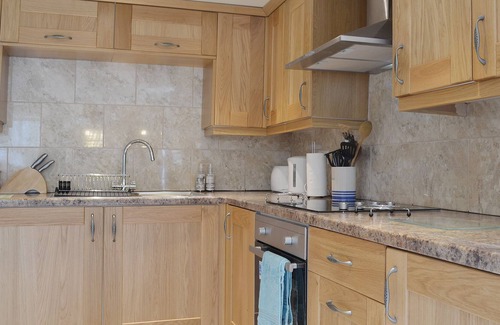Pont-rug Cottage | 3 bedroom accommodation in Caeathro, Caernarfon