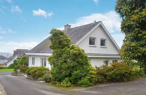 Criccieth Cottage | 3 bedroom accommodation in Criccieth, near Porthmadog