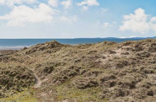 Talybont Cabin | 3 bedroom accommodation in Tal-y-bont, near Barmouth