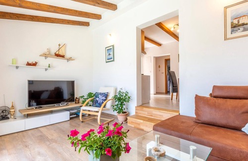 Dracevica House | 3 bedroom accommodation in Nerezisca