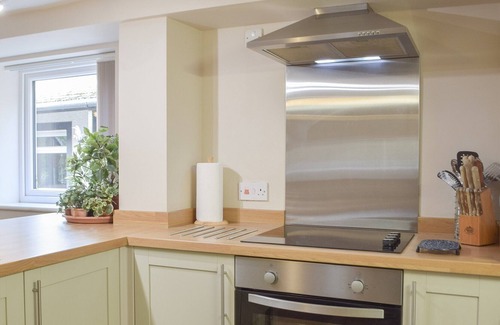 Whitland Cottage | 3 bedroom accommodation in Cwmbach