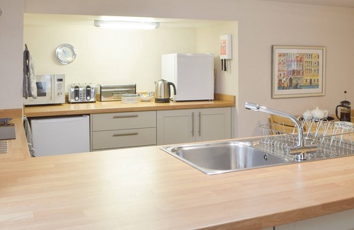 Whitland Cottage | 3 bedroom accommodation in Cwmbach